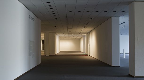 2015 wurde die Neue Nationalgalerie beräumt und für die Sanierung vorbereitet, Blick in die leeren Ausstellungsräume