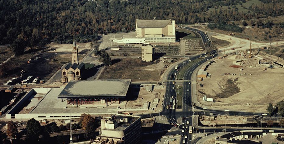 View of the Kulturforum. Construction of the Neue Nationalgalerie on the left, beginning of construction for the Staatsbibliothek zu Berlin on the right